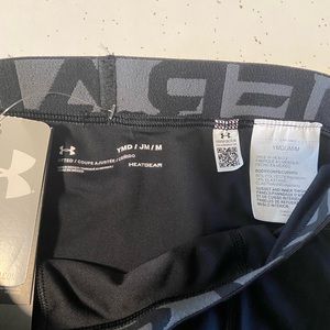 Under armour boys fitted shorts. Youth medium. Brand new.